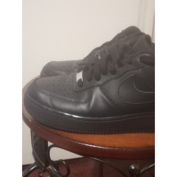 WOMEN Nike Air Force 1 '07 Low Triple Black DD8959 001 Sz 10.5 - Picture 9 of 15